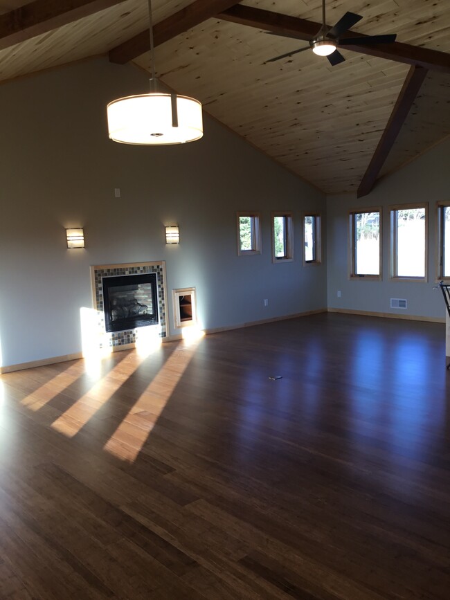 Building Photo - 7930 Fox Rd