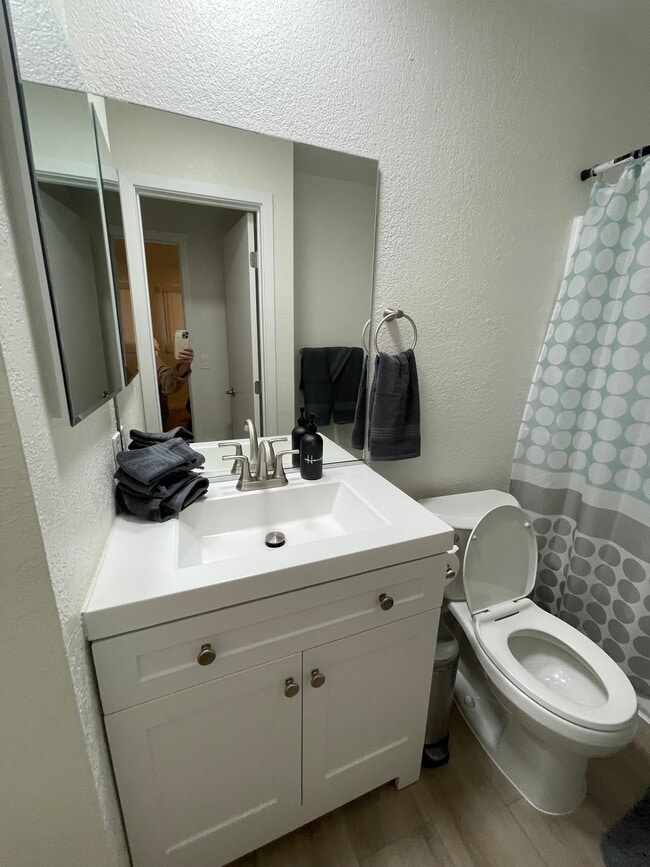 Building Photo - 2875 N Los Felices Rd