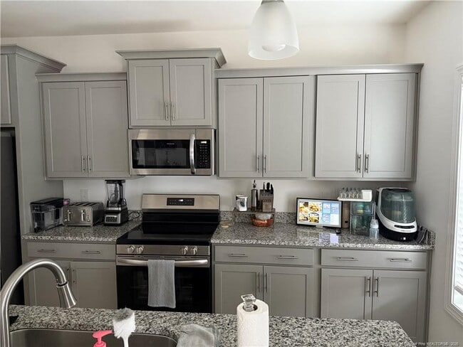 Building Photo - 211 NC-211