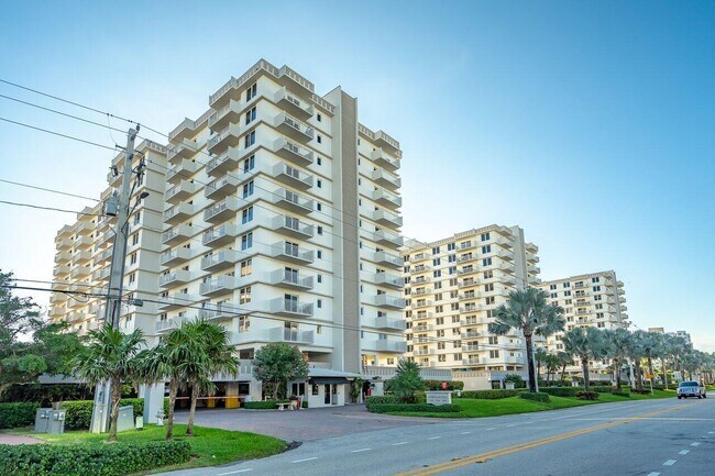 Building Photo - 3221 S Ocean Blvd