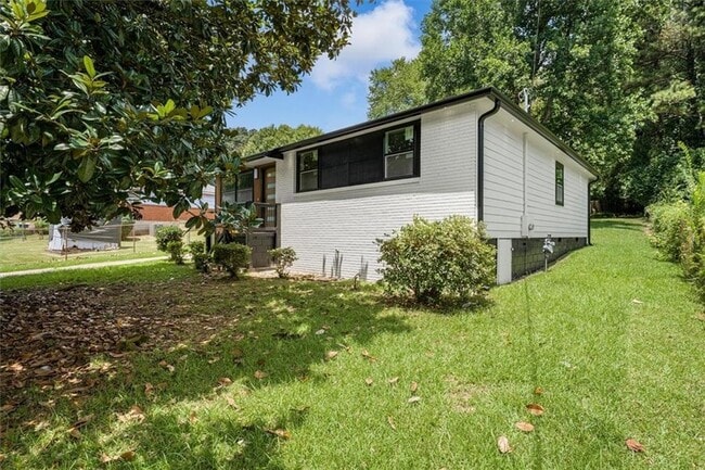 Building Photo - 2353 Clarissa Dr NW