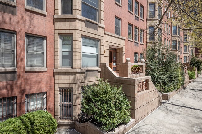 Entrance - The Columbus Townhouses