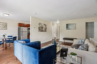 Building Photo - The Village of Pennbrook Apartments
