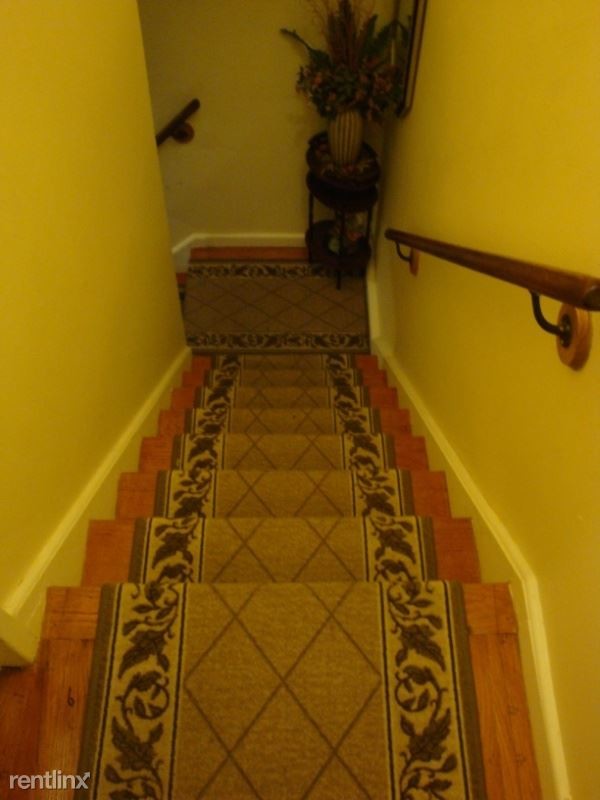 Foto del edificio - 2 br, 1.5 bath Condo - 2-6 Camelot Dr