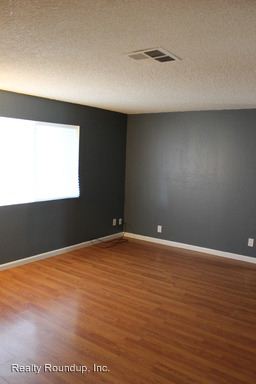 Building Photo - 702 Bedlow Dr