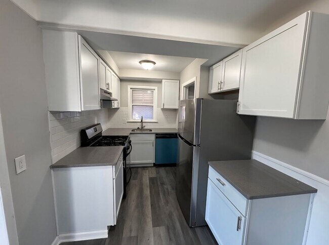 Foto del edificio - Charming newly renovated 3 bedroom bungalow