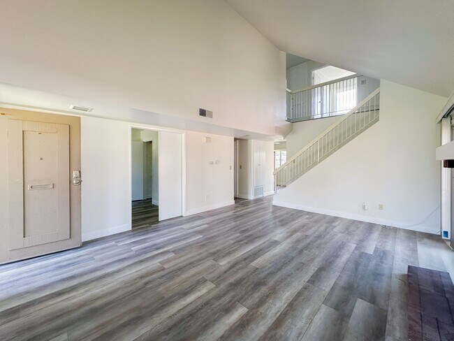 Foto del edificio - Updated 4 Bedroom, 2 Bath Villa Portofino ...