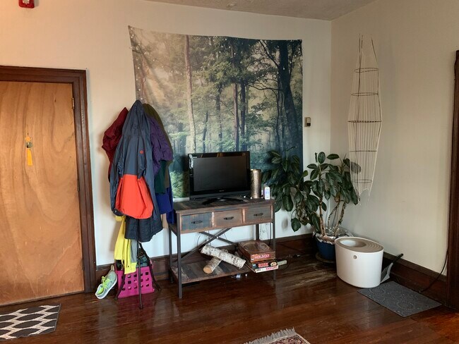 Foto del edificio - 319 Green Ln