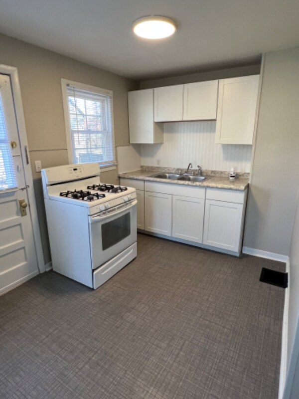 Building Photo - 1754 Dixdale Ave