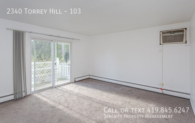 Foto del edificio - 2340 Torrey Hill Dr