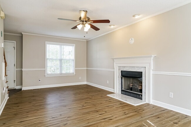 Foto del edificio - 102 Westwood Pl