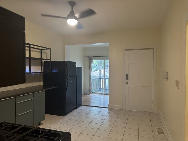 Foto del edificio - 3241 N Lawndale Ave