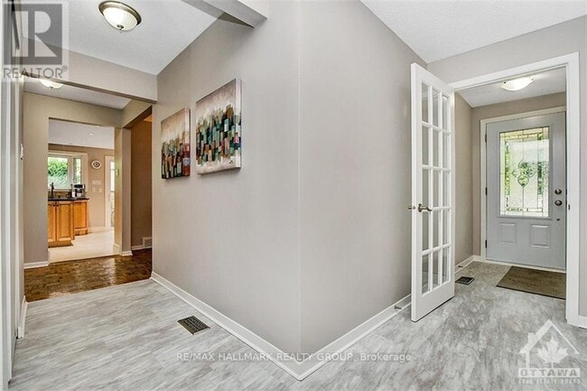 Building Photo - 2036 Kings Grove Crescent