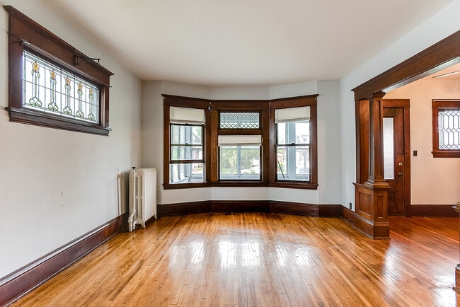 Foto del edificio - 1303 Englewood Ave