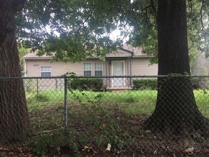 Building Photo - 1507 N Florence Ave