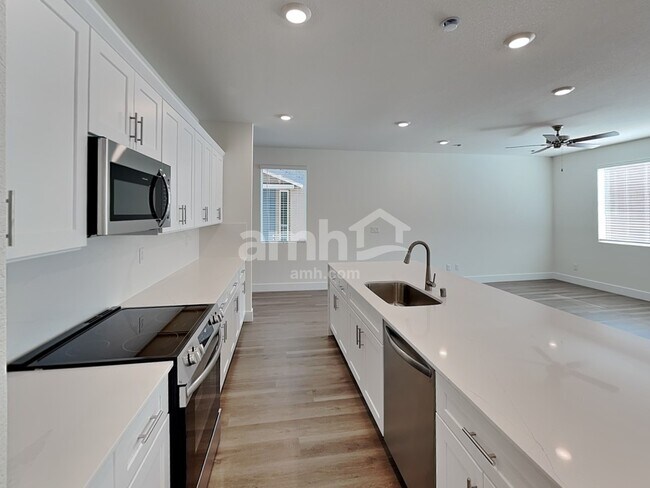 Building Photo - 10343 Bee Balm St