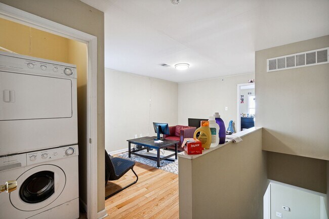 Foto del edificio - 1720 Fontain St