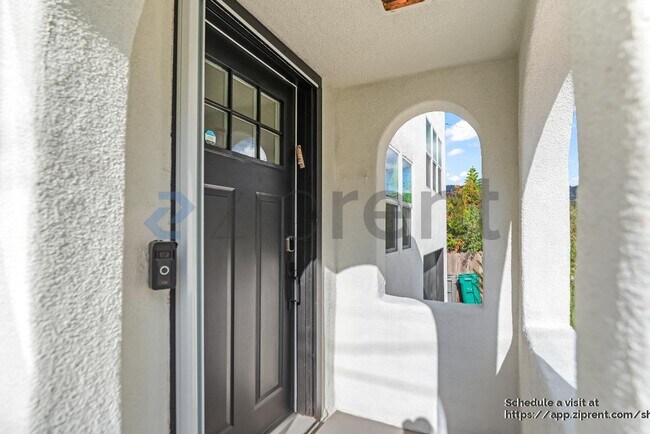 Foto del edificio - 3473 Birdsall Ave