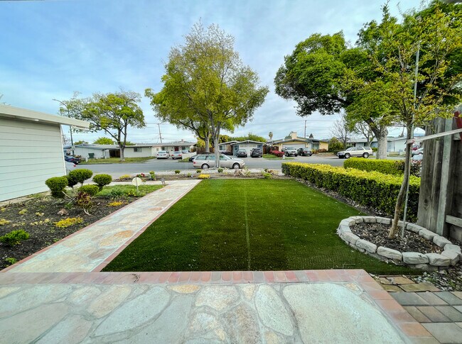 Foto del edificio - 758 Lakebird Dr