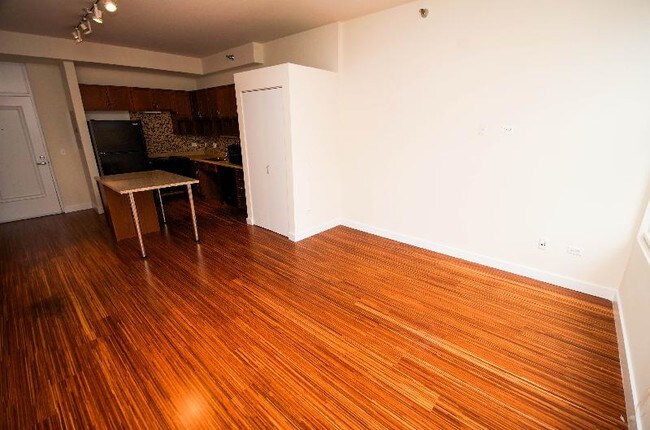Building Photo - 58 E Lake St