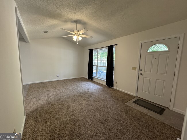 Building Photo - 108 Woodhaven Dr