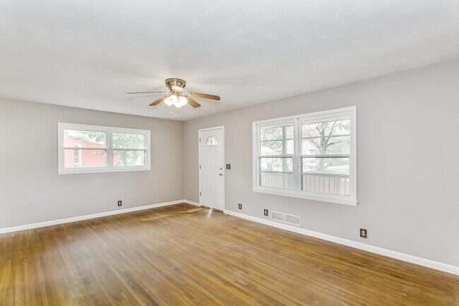 Foto del edificio - New and Exquisite 3 Bedroom 1 Bathroom Home
