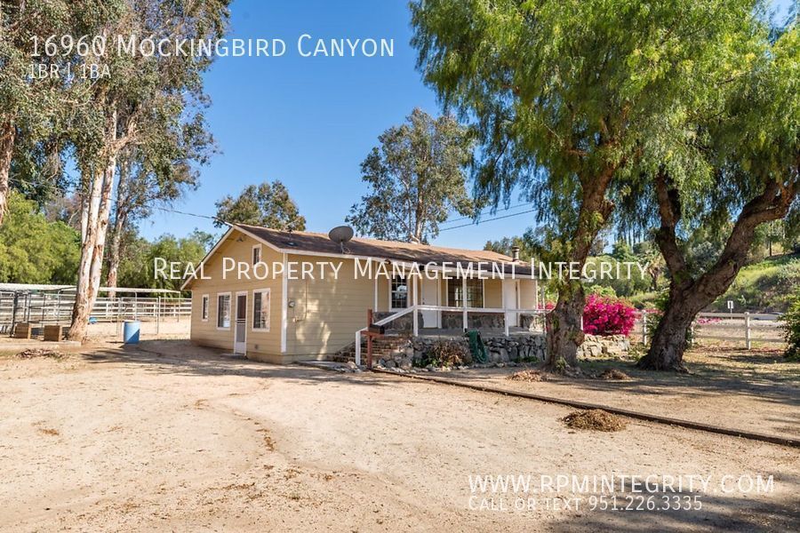 One bedroom Guest House on Horse Property House for Rent in Riverside