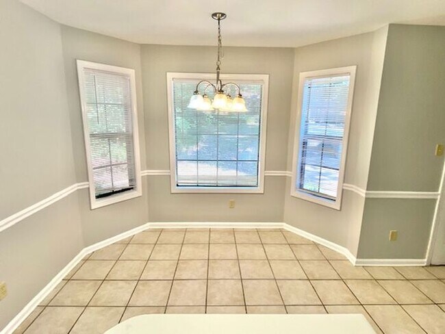 Foto del edificio - Now Leasing in Cordova, 4-Bedroom 2.5 Bath...