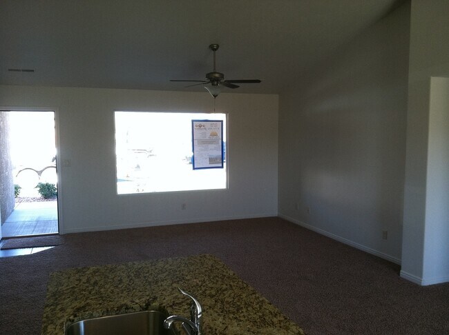 Building Photo - Home In Hurricane