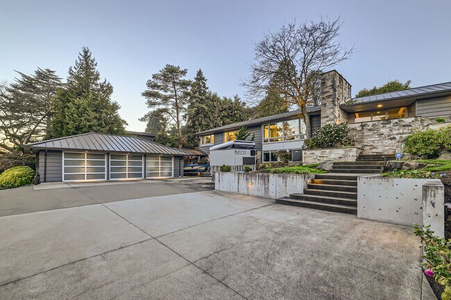 Foto del edificio - Windermere Home