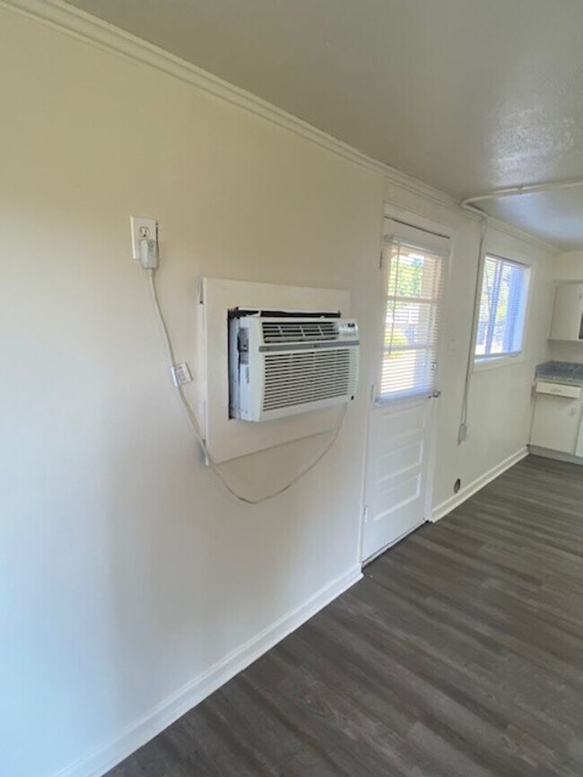 Foto del edificio - 4537 Saunders Dr