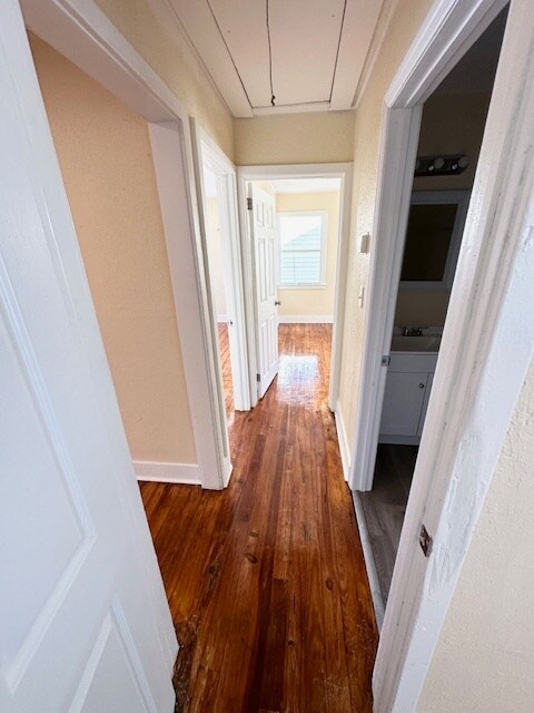 Foto del edificio - 2418 Crill Ave