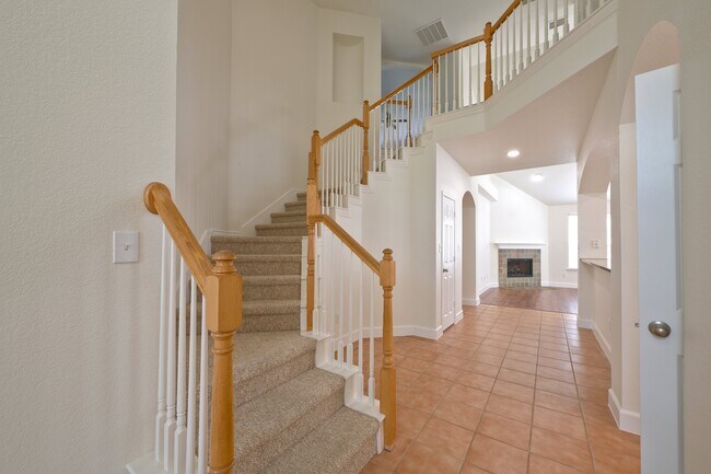 Foto del edificio - 3001 Claybrook Dr