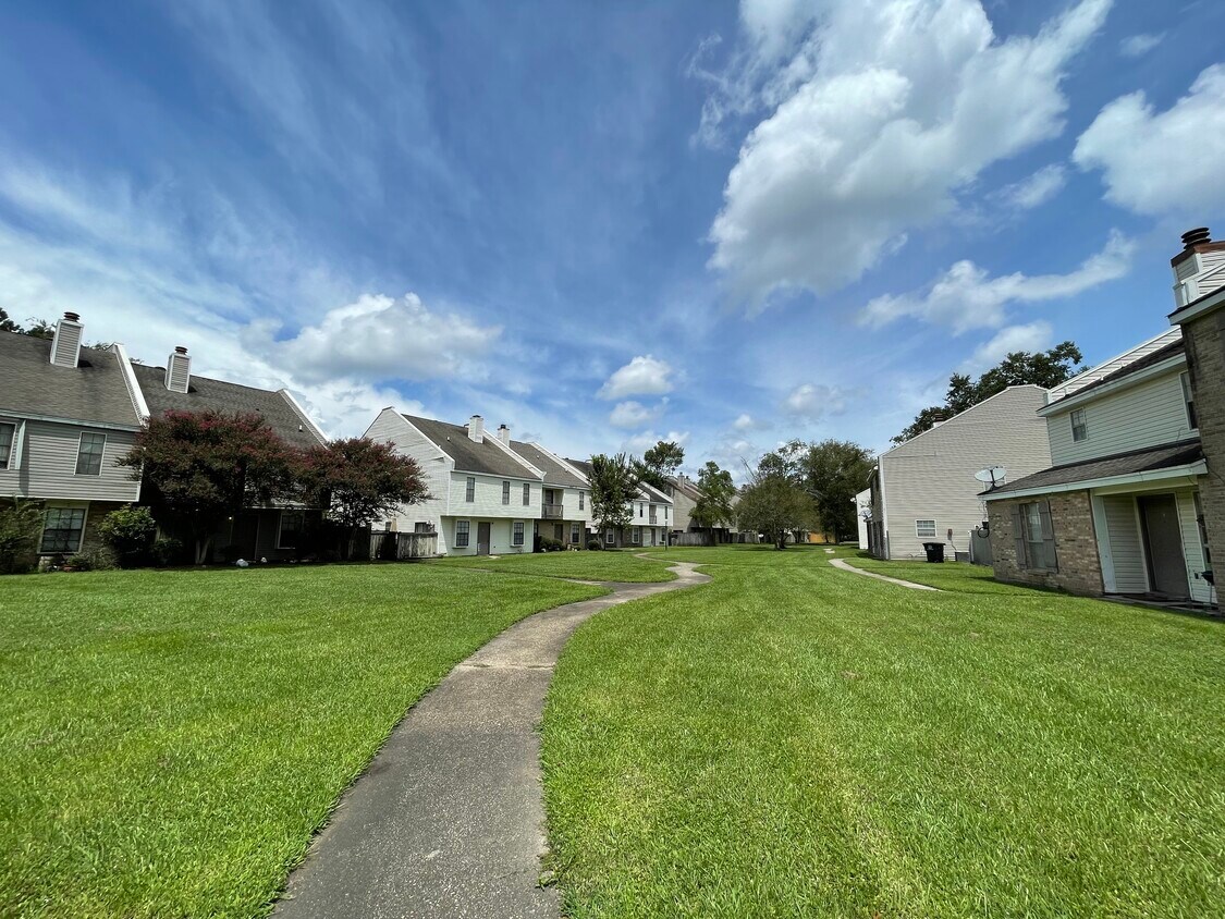 Shenandoah Ridge Townhomes 4912 Kennesaw Dr Baton Rouge, LA