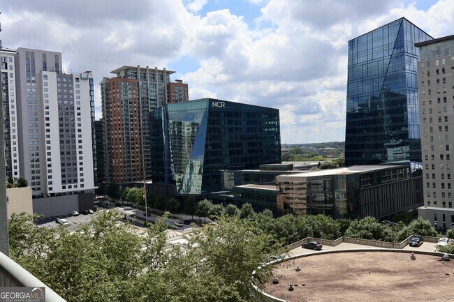 Foto del edificio - 950 W Peachtree St NW