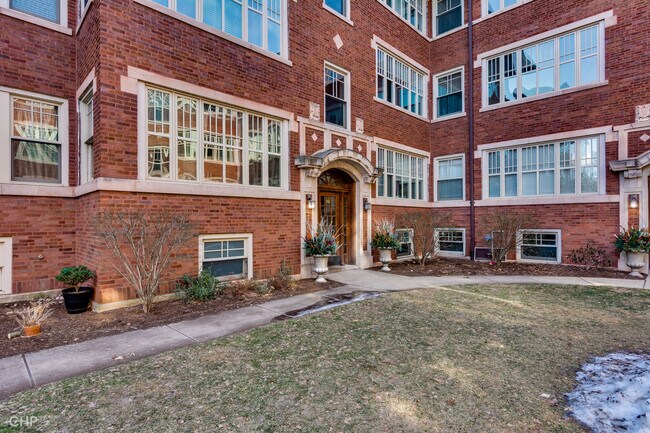 Building Photo - 632 Hinman Ave