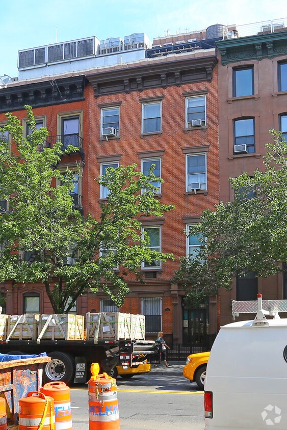 Primary Photo - 321 W 14th St