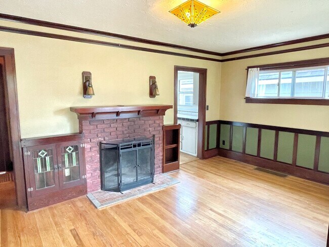 Building Photo - Arbor Lodge bungalow, 3 bedroom, 2 bathroo...