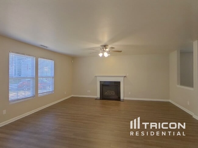 Building Photo - 1332 Waterlily Lane