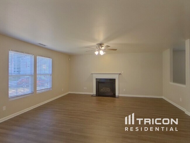 Foto del edificio - 1332 Waterlily Lane