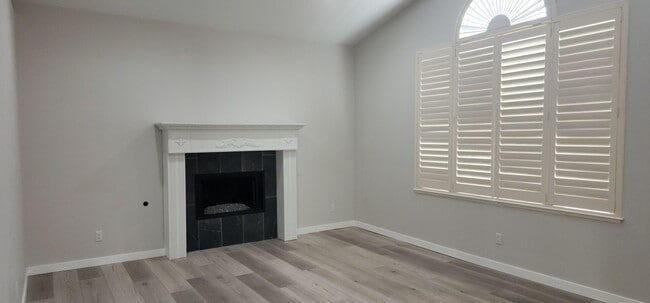 Building Photo - 8016 Shorecrest Dr