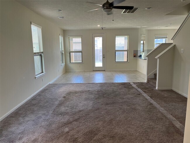 Foto del edificio - 3322 Nila Crk Dr