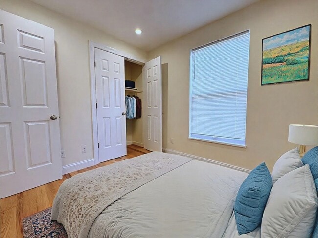 Building Photo - 379 Harvard St