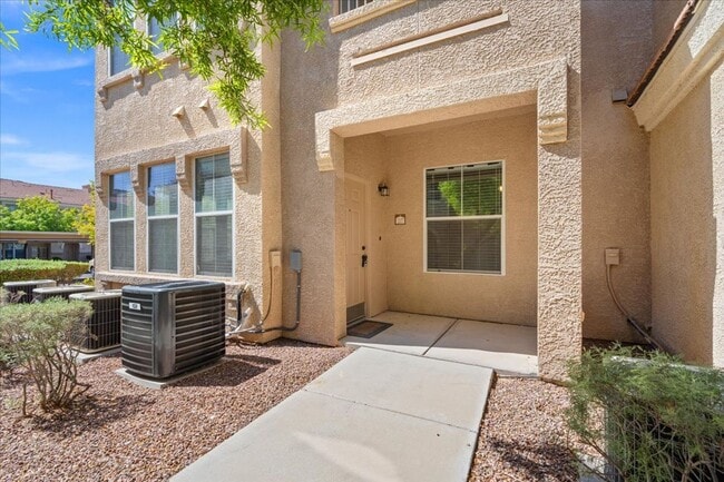 Foto del edificio - New Paint- 1 Bd Retreat, Community Pool, S...
