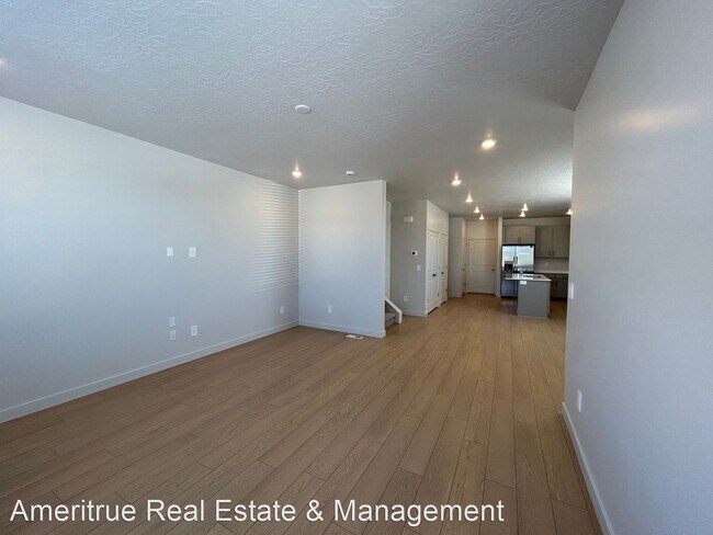 Building Photo - 4 br, 2.5 bath House - 9993 N. Basalt Dr.