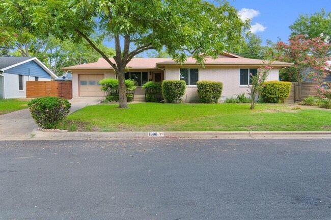 Building Photo - 1908 Redlands St