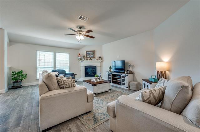 Building Photo - 2937 Log Cabin Dr