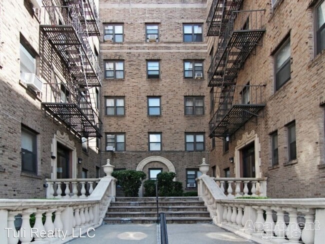 Building Photo - 82 W Palisades Blvd