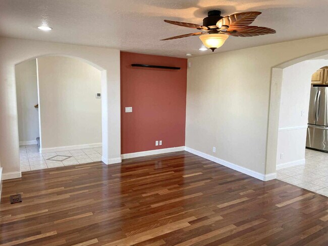 Foto del edificio - "Charming 3-Bedroom Retreat with 2.5 Baths...