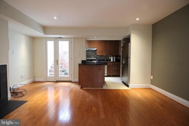 Foto del edificio - 1809 Riggs Pl NW